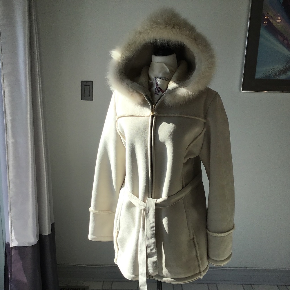 1 MADISON Women’s Shearling jacket with fur trimmed hood, size Large